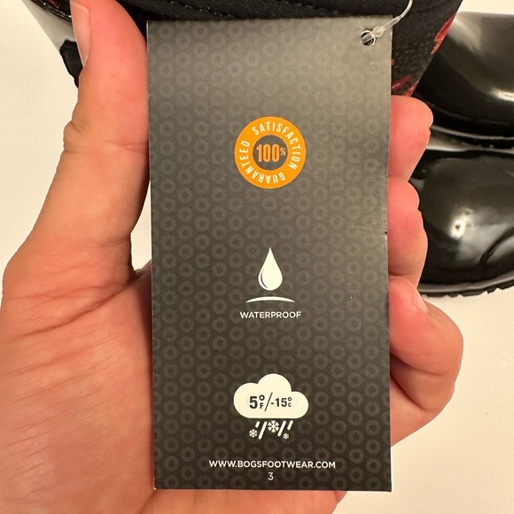 Bogs Kid's "NWT" Floral Kaleidoscope Insulated Warm North Hampton Boot Size 1.0 - Picture 12 of 12